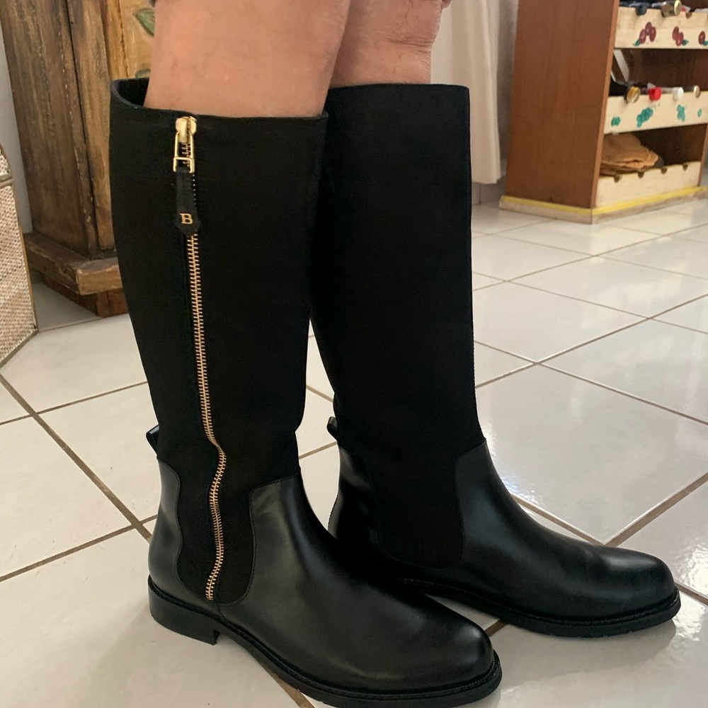 Brand New black leather and suede Boots by Colombian Brand Bosi
